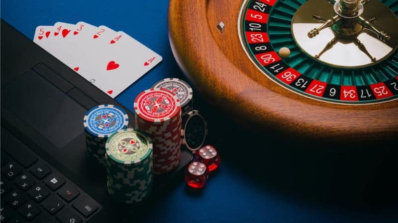 Đặc điểm game đánh bài nhiều người chơi